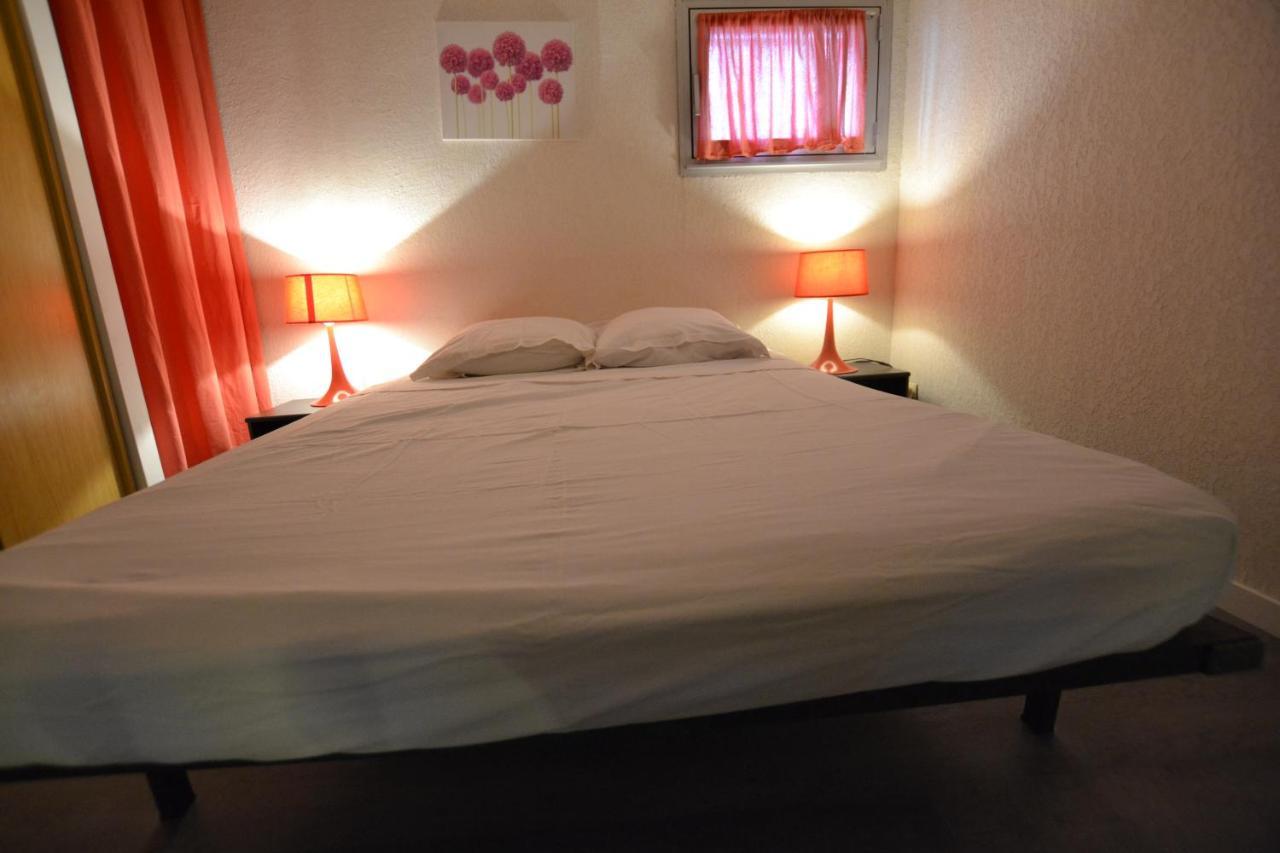 Villa Naturiste "Eden" Heliovillage 105 Agde Bagian luar foto