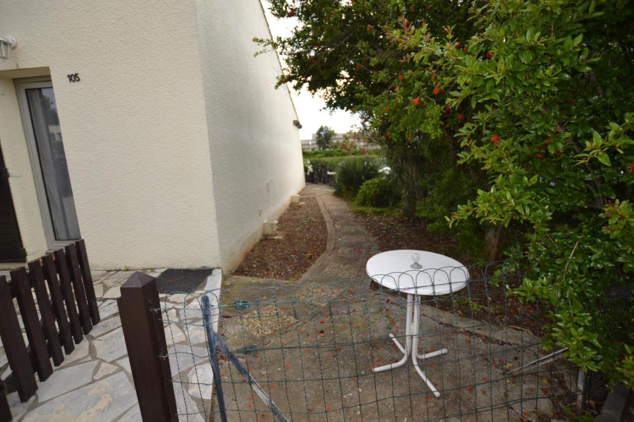 Villa Naturiste "Eden" Heliovillage 105 Agde Bagian luar foto