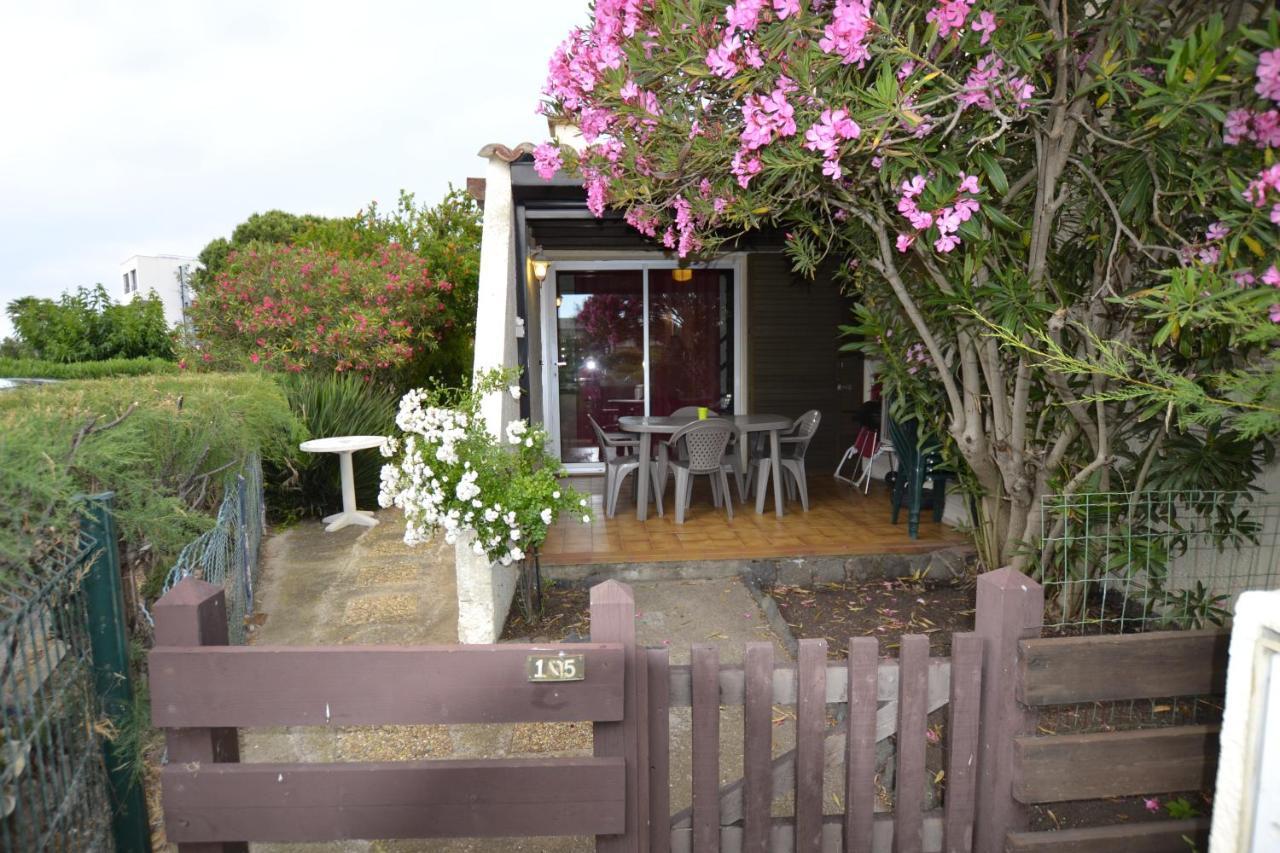 Villa Naturiste "Eden" Heliovillage 105 Agde Bagian luar foto